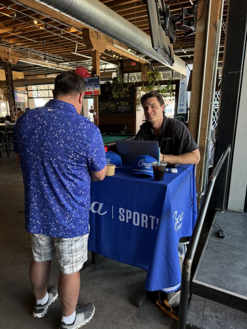 Image for the Tweet beginning: The #CircaSports Missouri team is