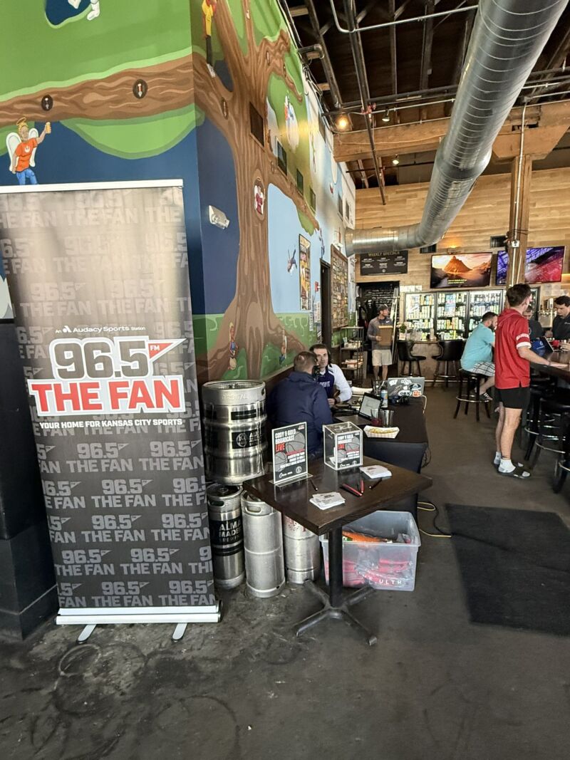 Image for the Tweet beginning: The #CircaSports Missouri team is